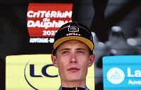 768x492_jumbo-visma-s-danish-rider-jonas-vingegaard-celebrates-his-victory-during-the-podium-ceremony-of-t...dition-of-the-criterium-du-dauphine-cycling-race-in-salins-les-bains-on-june-8-2023-photo-by-anne-christine-poujoulat-afp.jpg